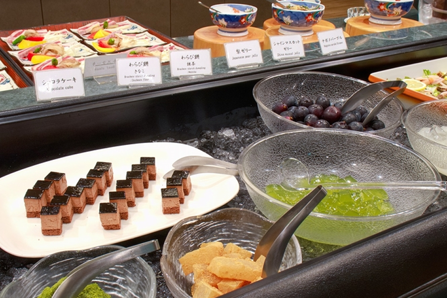Dining image 6