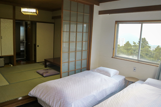 ＜Japanese and Western rooms＞ 